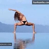 Eliz Sakucoglu In A Sexy Bikini