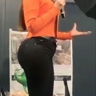 Esra Ezmeci