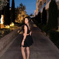 Özge Yağız