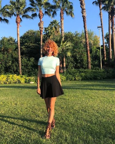 Açelya Topaloğlu seksi ifşa fotoğrafı 117
