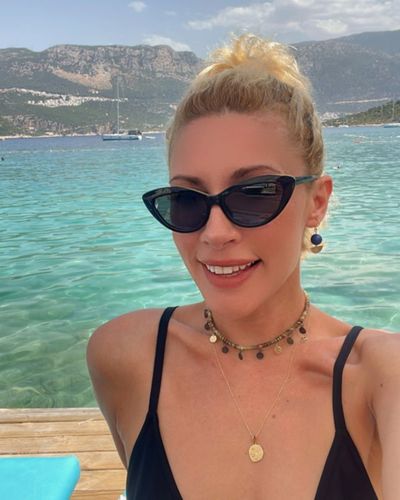 Açelya Topaloğlu seksi ifşa fotoğrafı 26
