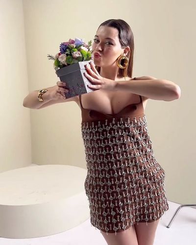 Afra Saraçoğlu seksi ifşa fotoğrafı 11
