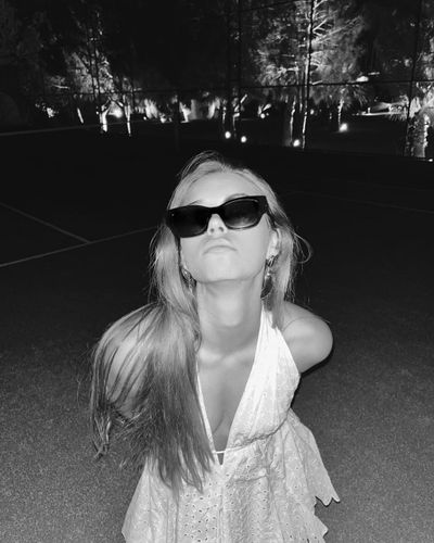 Afra Saraçoğlu seksi ifşa fotoğrafı 177