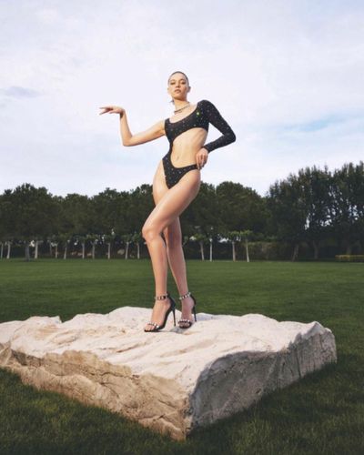 Afra Saraçoğlu seksi ifşa fotoğrafı 65494