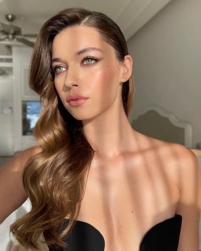 Afra Saraçoğlu seksi ifşa fotoğrafı 65489