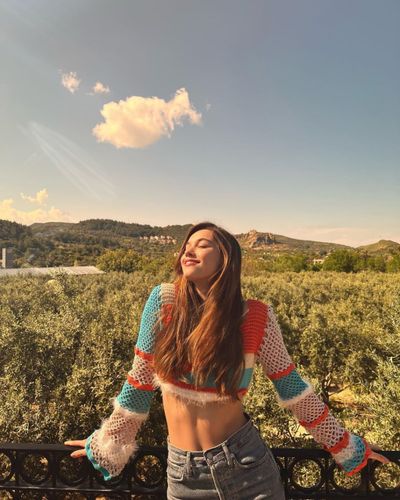 Afra Saraçoğlu seksi ifşa fotoğrafı 65452