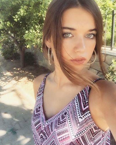 Afra Saraçoğlu seksi ifşa fotoğrafı 65386