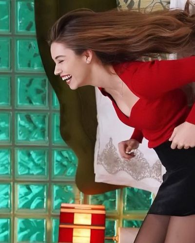 Afra Saraçoğlu seksi ifşa fotoğrafı 65377