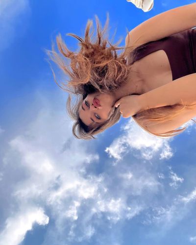 Afra Saraçoğlu seksi ifşa fotoğrafı 65373