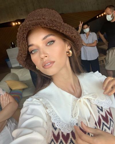 Afra Saraçoğlu seksi ifşa fotoğrafı 65364