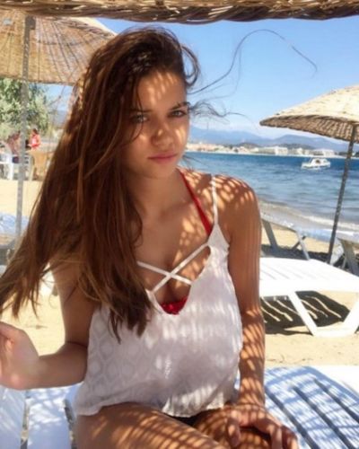Afra Saraçoğlu seksi ifşa fotoğrafı 65359
