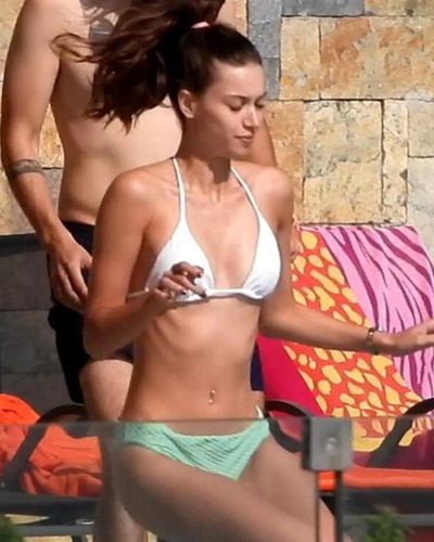 Afra Saraçoğlu seksi ifşa fotoğrafı 65346