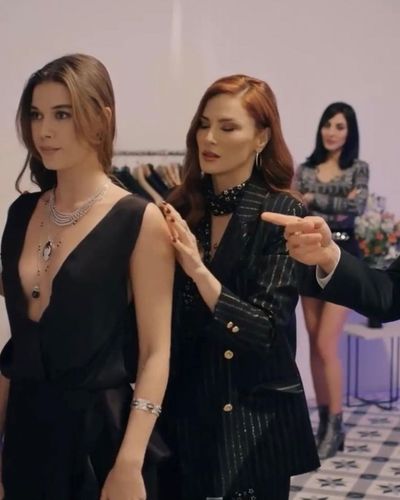 Afra Saraçoğlu seksi ifşa fotoğrafı 65342