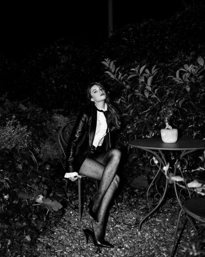 Afra Saraçoğlu seksi ifşa fotoğrafı 445