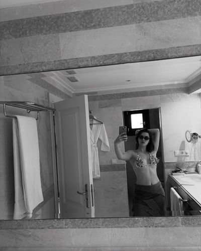 Afra Saraçoğlu seksi ifşa fotoğrafı 47