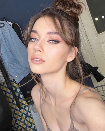 Afra Saraçoğlu seksi ifşa fotoğrafı 490