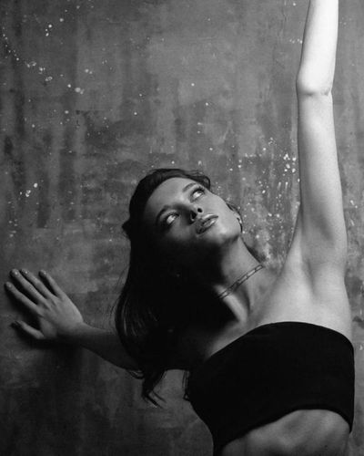 Afra Saraçoğlu seksi ifşa fotoğrafı 491