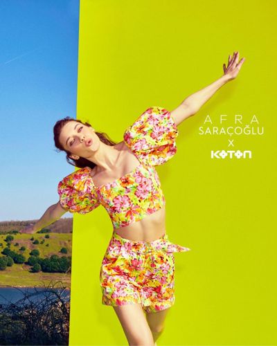 Afra Saraçoğlu seksi ifşa fotoğrafı 492