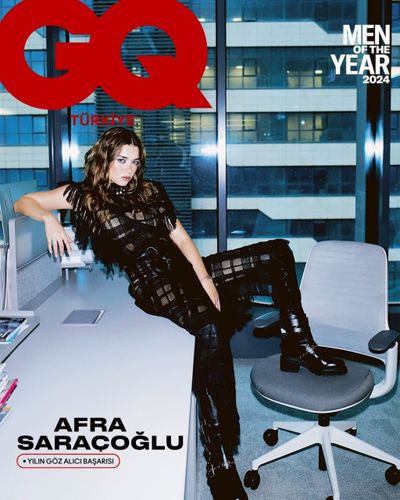 Afra Saraçoğlu seksi ifşa fotoğrafı 515