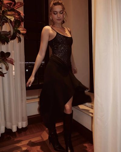 Afra Saraçoğlu seksi ifşa fotoğrafı 523