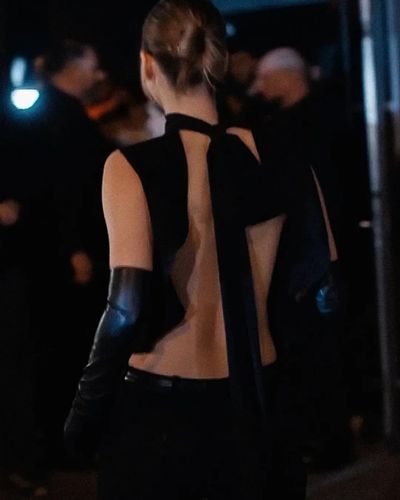 Afra Saraçoğlu seksi ifşa fotoğrafı 537