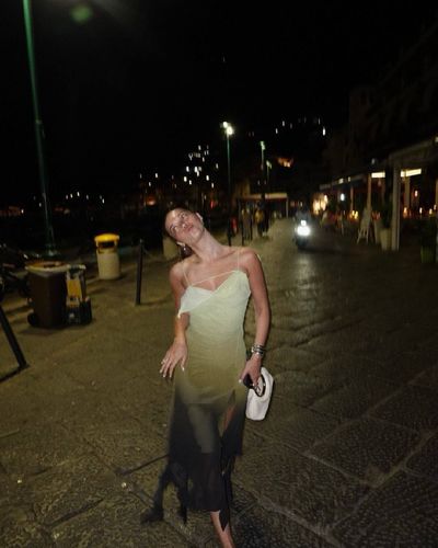 Afra Saraçoğlu seksi ifşa fotoğrafı 566