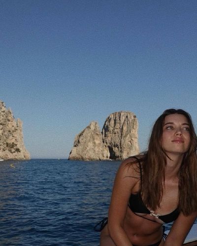 Afra Saraçoğlu seksi ifşa fotoğrafı 568
