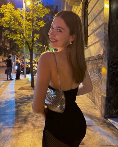 Afra Saraçoğlu seksi ifşa fotoğrafı 578