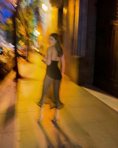 Afra Saraçoğlu seksi ifşa fotoğrafı 579