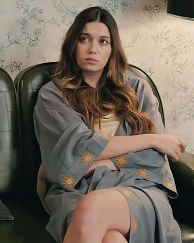 Afra Saraçoğlu seksi ifşa fotoğrafı 9