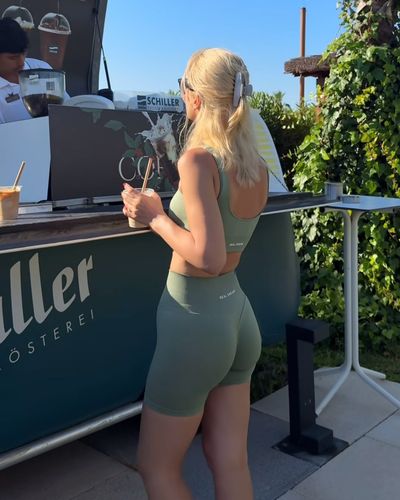 Ahsen Bücek seksi ifşa fotoğrafı 16