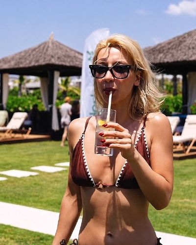 Ahsen Bücek seksi ifşa fotoğrafı 6