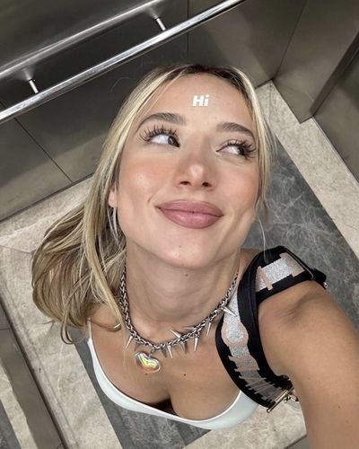 Aleyna Kalaycıoğlu seksi ifşa fotoğrafı 237
