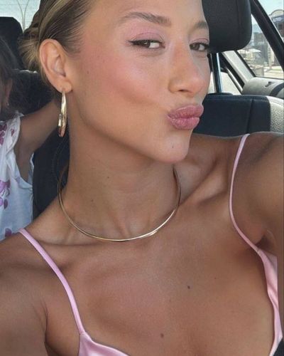Aleyna Kalaycıoğlu seksi ifşa fotoğrafı 476