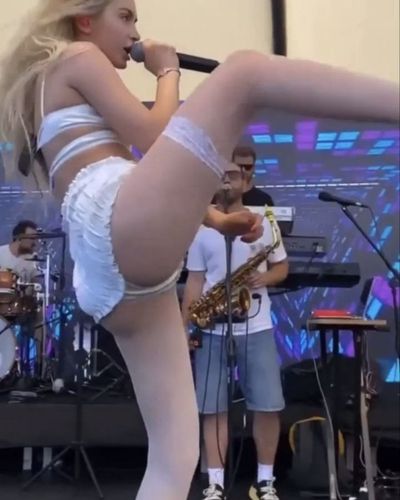 Aleyna Tilki seksi ifşa fotoğrafı 1010