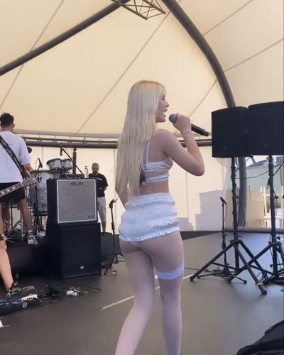 Aleyna Tilki seksi ifşa fotoğrafı 1013