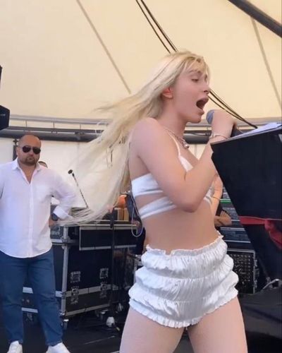 Aleyna Tilki seksi ifşa fotoğrafı 1015