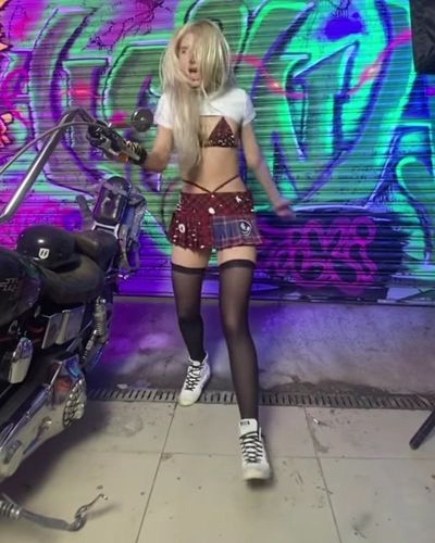 Aleyna Tilki seksi ifşa fotoğrafı 1041