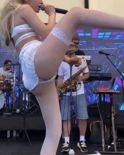 Aleyna Tilki seksi ifşa fotoğrafı 64595