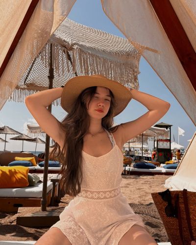 Alisa Sezen Sever seksi ifşa fotoğrafı 141