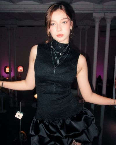 Alisa Sezen Sever seksi ifşa fotoğrafı 196