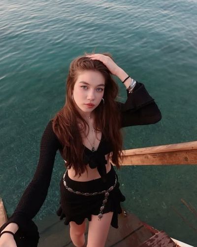 Alisa Sezen Sever seksi ifşa fotoğrafı 6