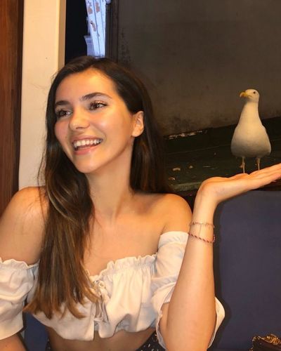 Almila Ada seksi ifşa fotoğrafı 13
