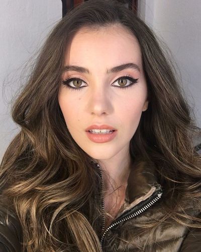 Almila Ada seksi ifşa fotoğrafı 187