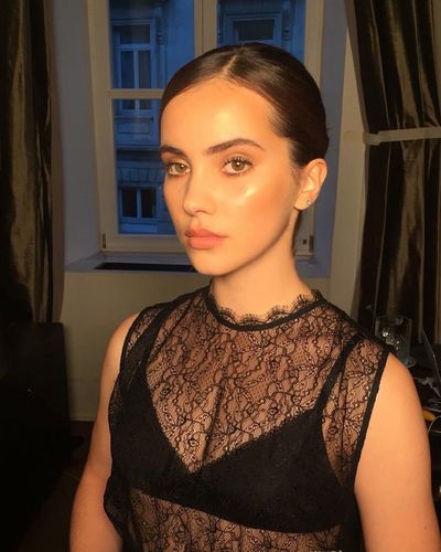 Almila Ada seksi ifşa fotoğrafı 236