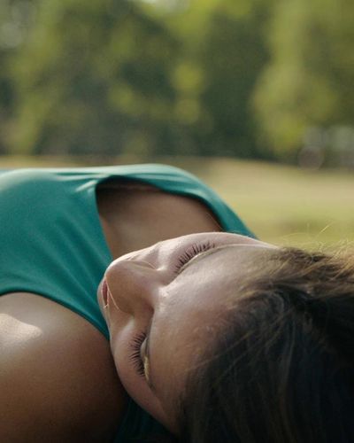 Almila Bağrıaçık seksi ifşa fotoğrafı 24 — Just A Woman (2019)