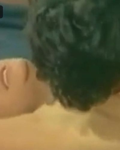 Arzu Okay seksi ifşa fotoğrafı 1 — İkimiz De Sevdik (1977)
