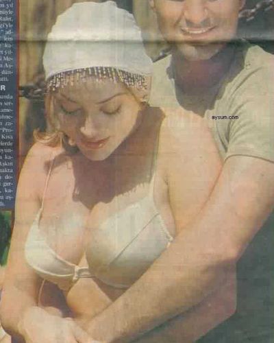 Aşkın Nur Yengi seksi ifşa fotoğrafı 14