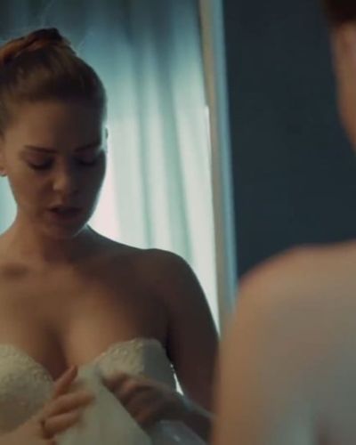 Aslı Enver seksi ifşa fotoğrafı 220