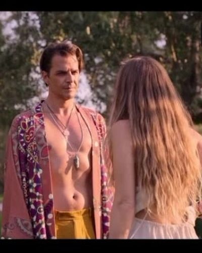 Aslı Enver seksi ifşa fotoğrafı 12 — Tam Bir Centilmen (2024)